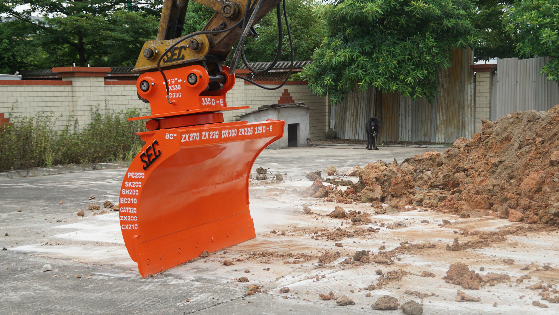 Rotating Chuck Blade